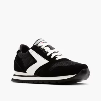 Brooks Chariot