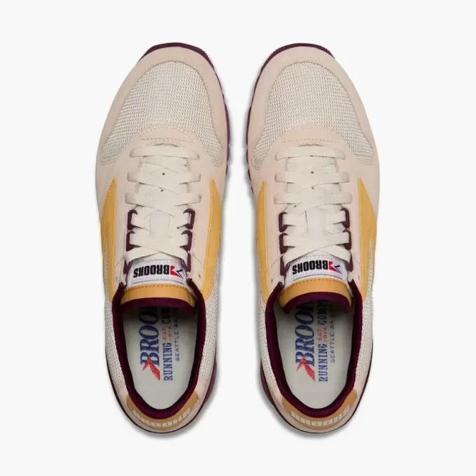 Brooks Chariot