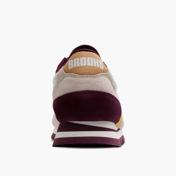 Brooks Chariot