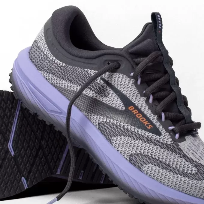 Brooks Revel 7