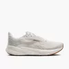 Brooks Revel 8