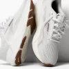 Brooks Revel 8