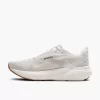 Brooks Revel 8